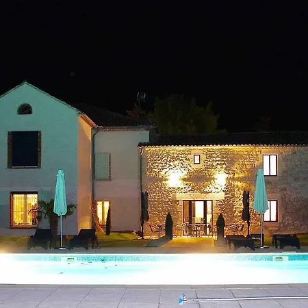 Aux Vents D'anges Bed & Breakfast 3*
